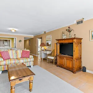 Shoreline Towers Holiday home